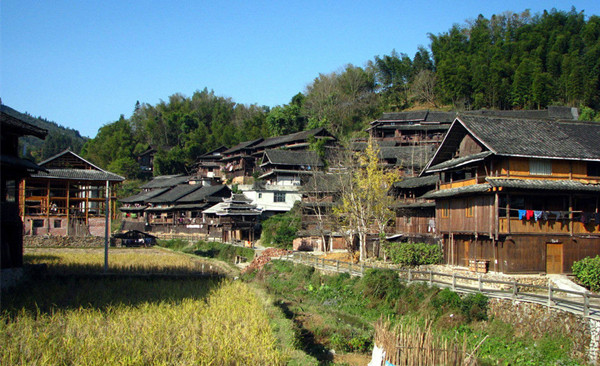 高山古村变身休闲新高地